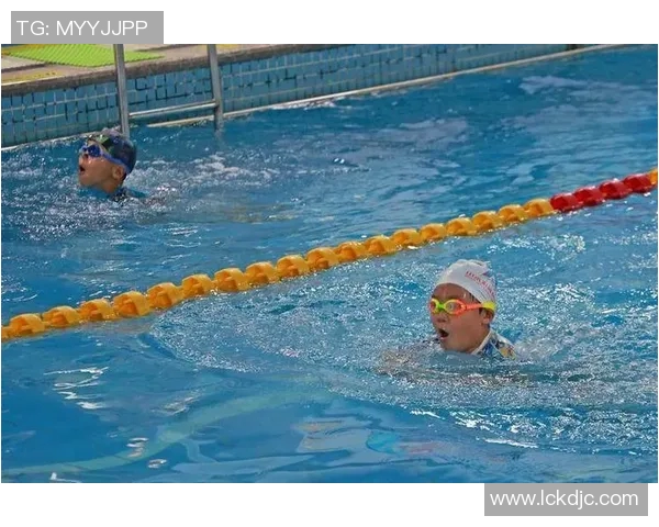 游泳赛事精彩纷呈 热血竞技彰显运动魅力 助力全民健身新风尚