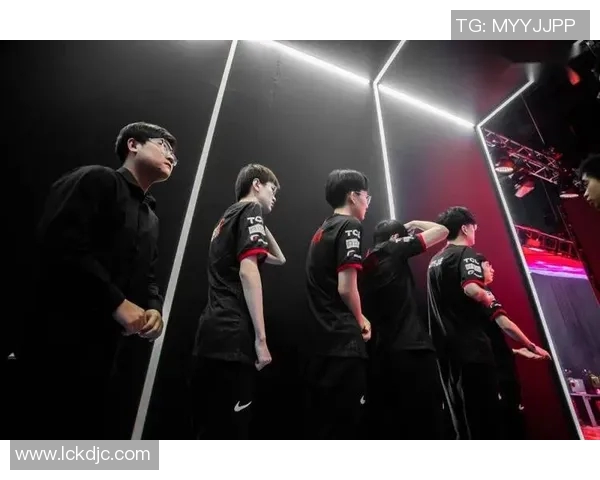 EDG耐力争议引发热议DOTA2赛场背后的竞技精神与团队合作探讨 EDG耐力争议引发热议DOTA2赛场背后的竞技精神与团队合作探讨