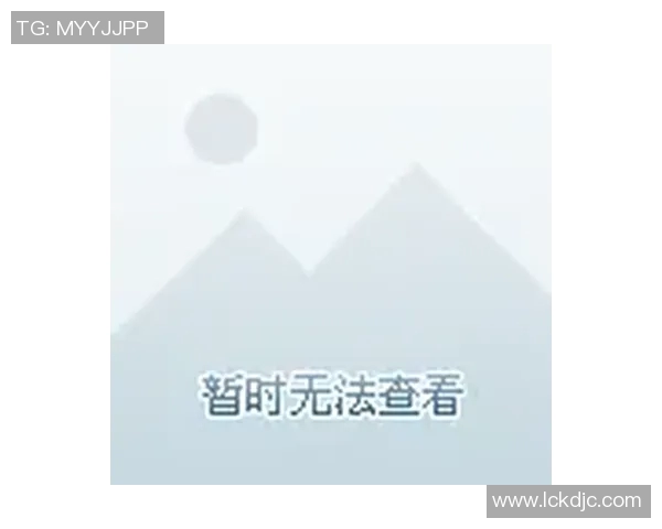 与足球明星对视瞬间捕捉展现球场魅力与激情的精彩视频素材 与足球明星对视瞬间捕捉展现球场魅力与激情的精彩视频素材